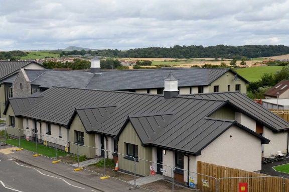 Den Court