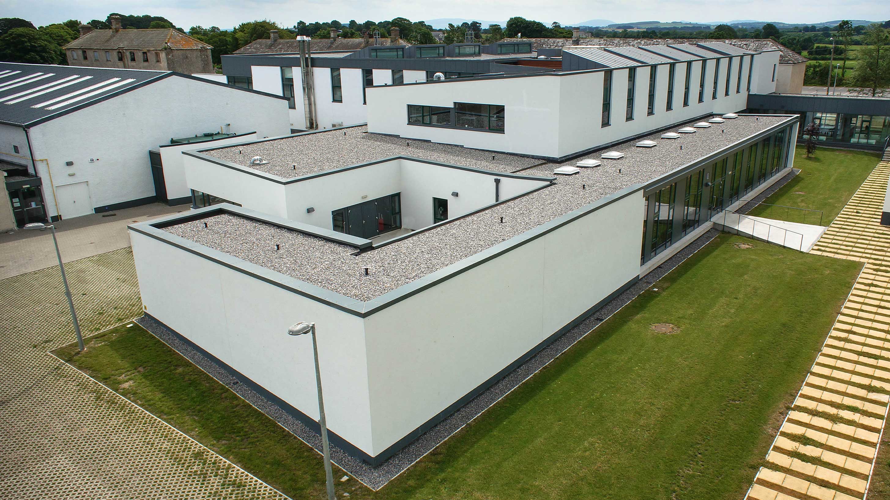 Borrisokane Community College with Bauder Thermofol PVC system
