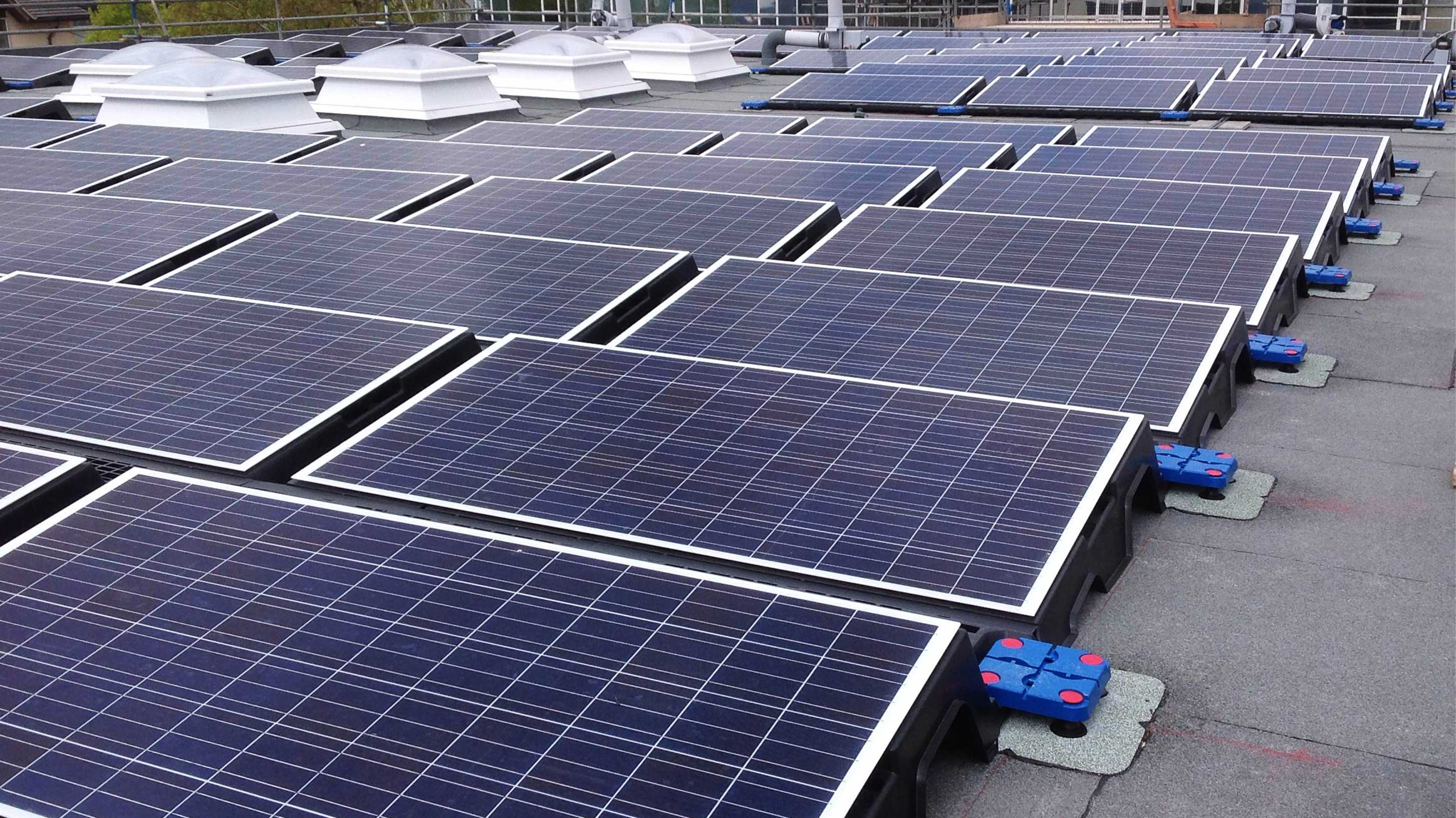 Roof of Roundwood Park School with BauderSOLAR fitted